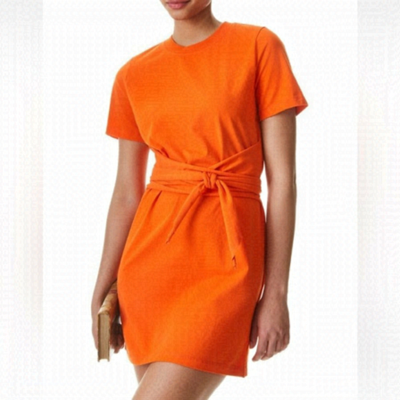 Alice + Olivia Dresses & Skirts - Alice + Olivia Evie Shoulder Pad Dress with Waist Tie